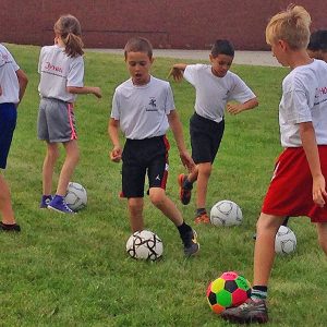 kamp_05a Sportska skola Junak - djeca igraju nogomet ili fudbal